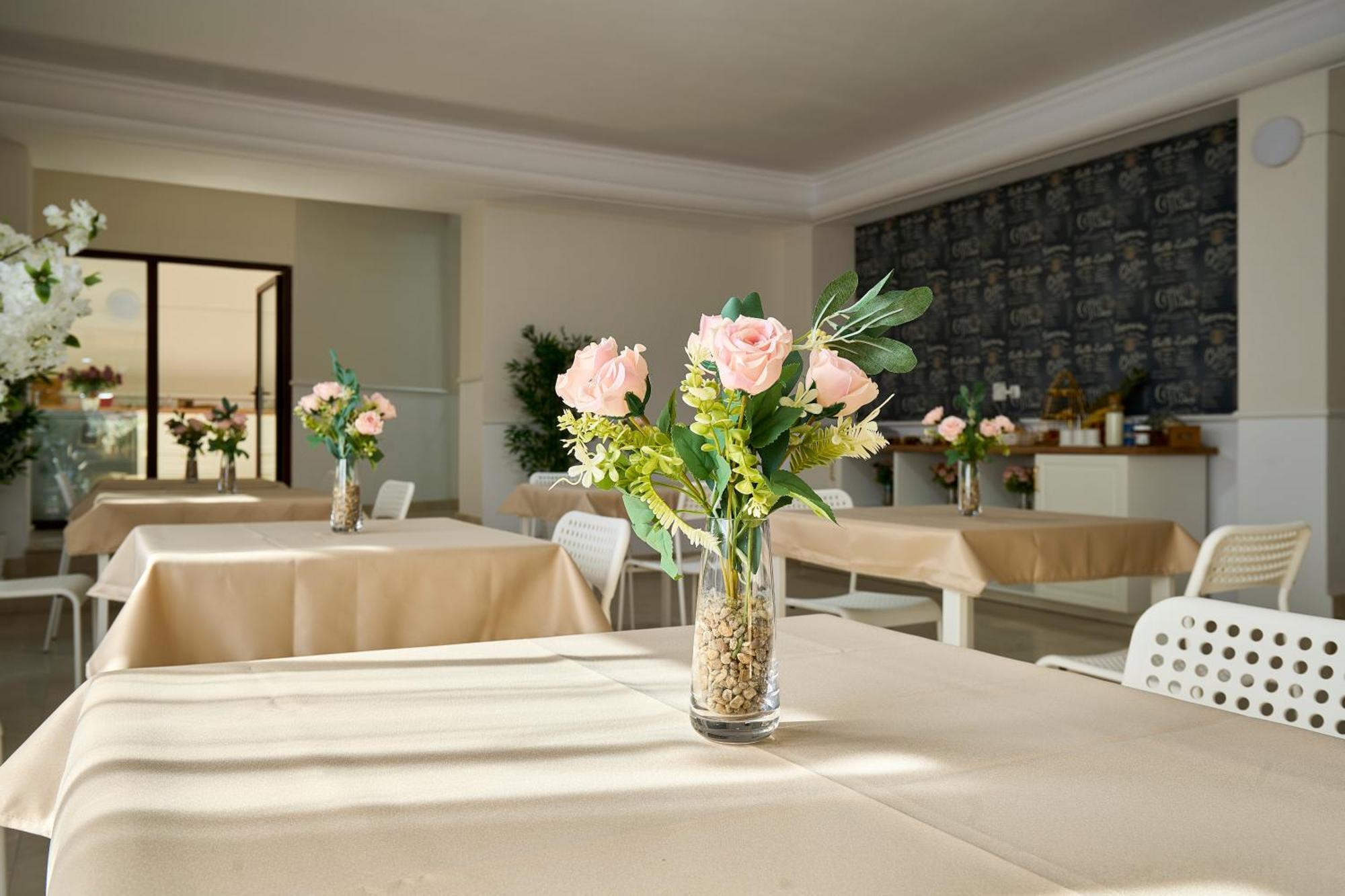 Therme Airport Resort Corbeanca Bagian luar foto